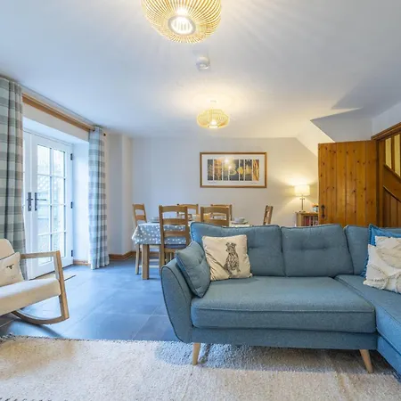 Near Todd - 3 Bed In A Rural Setting بيت للعطل